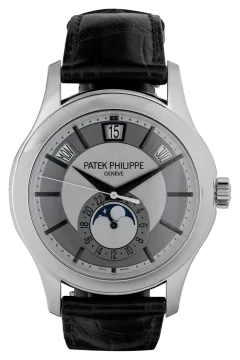 Patek Philippe Quantième Annuel Phase de Lune 5205G — vue de face sur fond blanc